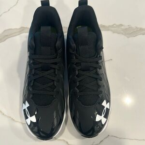 NWB Under Armor Cleats. Size 4